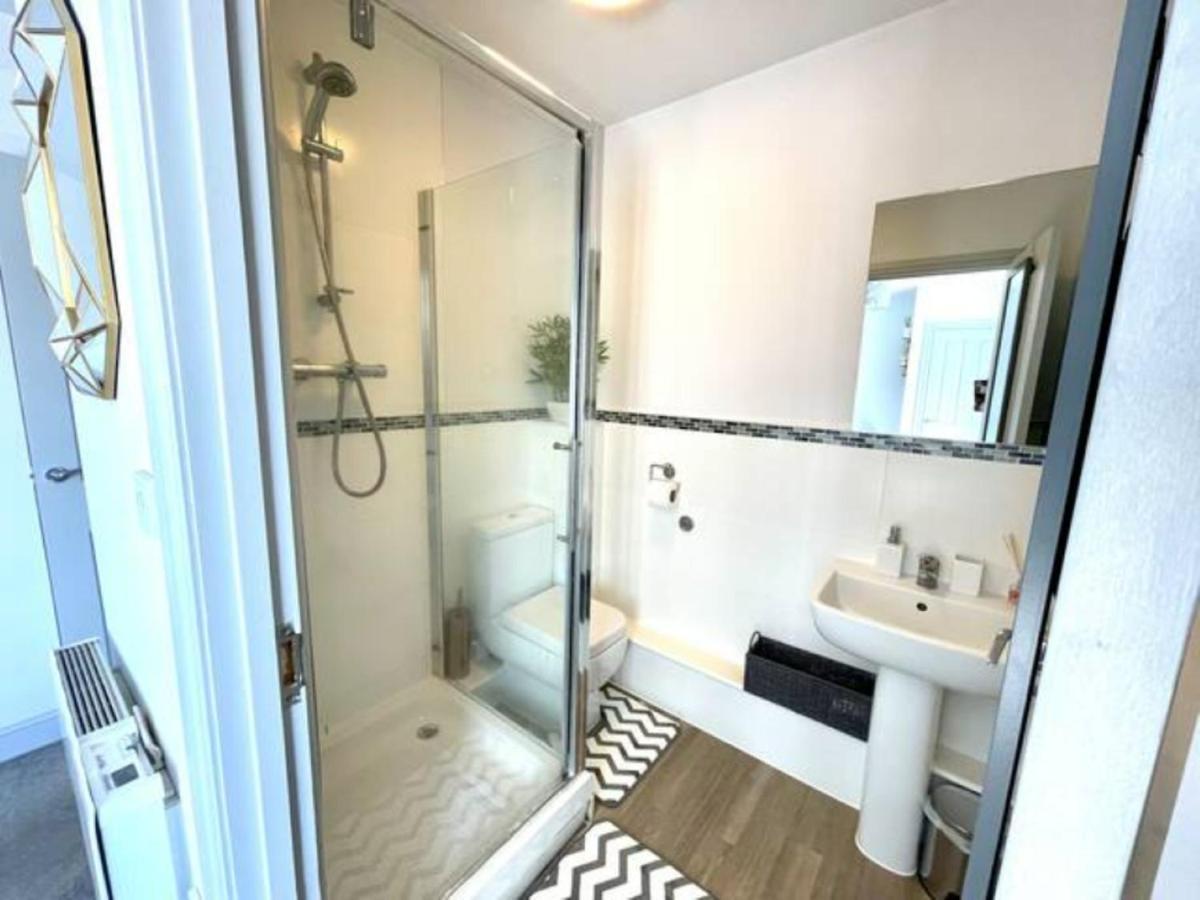 Stylish Cosy And Bright Apartment - Fantastic Location - Perfect For Business Or Solo Travellers Bishop's Stortford Zewnętrze zdjęcie