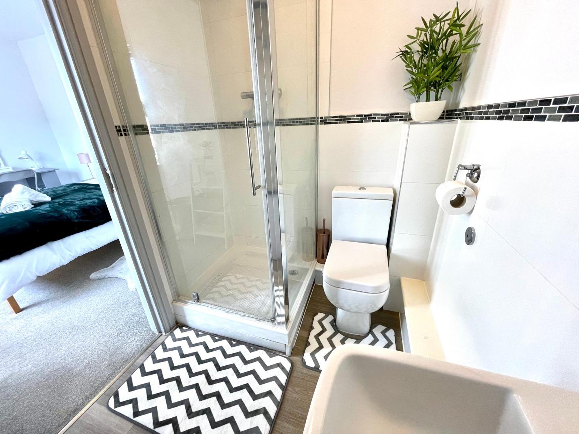 Stylish Cosy And Bright Apartment - Fantastic Location - Perfect For Business Or Solo Travellers Bishop's Stortford Zewnętrze zdjęcie